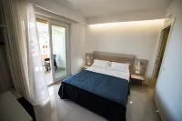 Middle Town Palace Hotels in Santa Domenica