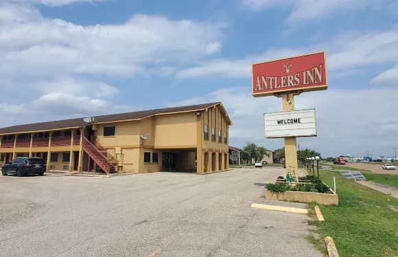 Antler's Inn酒店