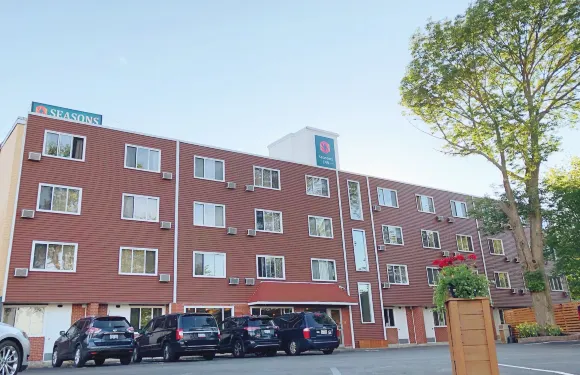 哈里法克斯四季汽車旅館