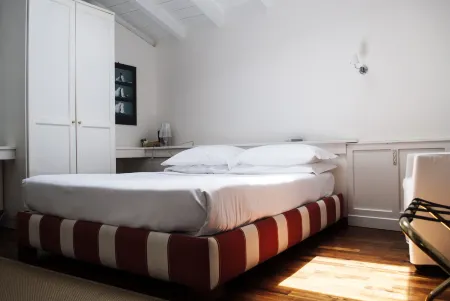 L'Approdo delle Sirene Отели рядом с достопримечательностью «Latomia del Paradiso»