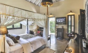 Villa Mayurana by Edwards Collection