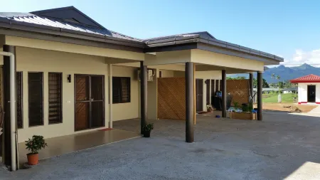 Westfield Homestay Fiji Отели рядом с достопримечательностью «Шри-Сива Субрамания Свами Храм»