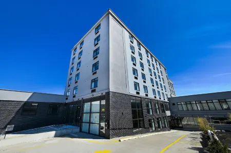 Ly New York Hotel Отели рядом с достопримечательностью «Free Synagogue of Flushing»