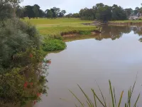 Golf course access, 10 mins to famous Hymans beach