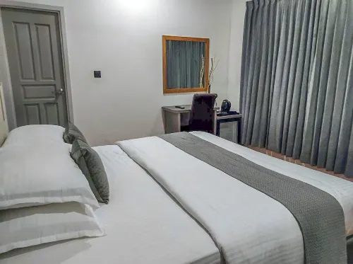 Turtle Inn Dharavandhoo Hotels in Dharavandhoo Island