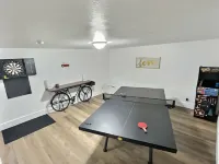 Spacious Modern Corner Home in Driggs Just 20 Minutes to Ski Targhee + GameRoom!