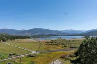 6th Floor Condo with Amazing Lake and Mountain Views!
