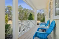 Beautiful 4 BR, Close to Everything!!  Walk to Gooch's Beach and Dock Square!