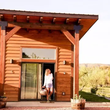 Modern Tiny House in Apple Orchard Between Zion and Bryce