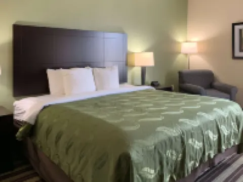 品質套房酒店 西門羅酒店