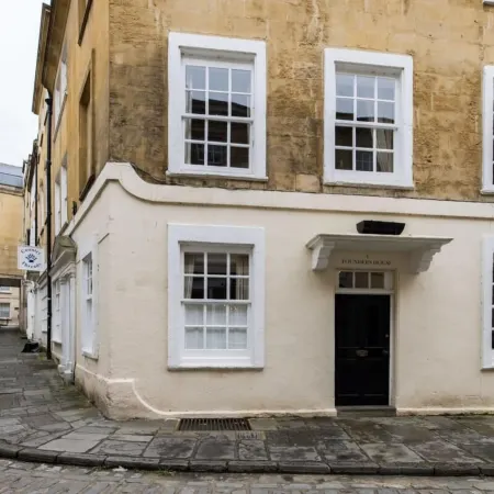 Spacious & Homely Georgian Town House Central Bath