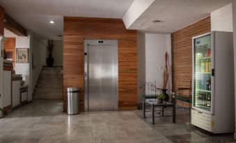 Estanza Hotel & Suites