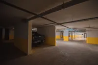 Royal Comfort Hotel - parking