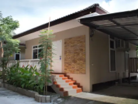 Yenjit Resort Hotels near Wat Sothon Wararam Worawihan