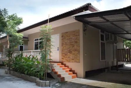 Yenjit Resort Отели в г. Chachoengsao