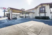 OYO Hotel Tulsa N Sheridan Rd & Airport Hotels in Tulsa