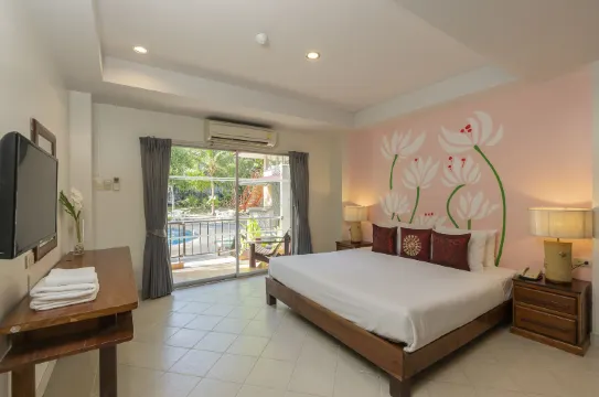 ห้องสแตนดาร์ดพร้อมทางเข้าสระว่ายน้ำ(เตียงคิงไซส์)