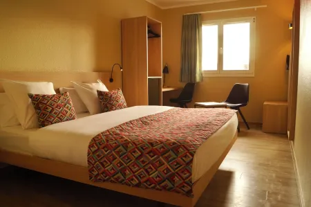 Hotel-Restaurant Stand'Inn Отели в г. Башараж