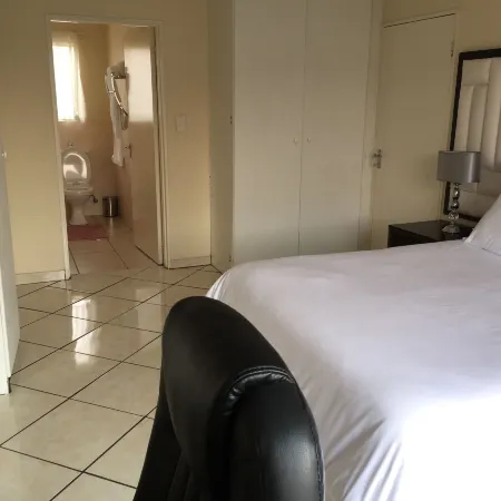 Tntee Apartments