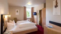 Rheinhotel Lamm Hotels near Weinhaus August Kesseler