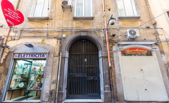 Barrio 133 - Double Bedroom in Center by Napoliapartments