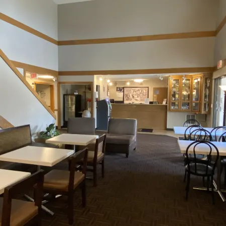 Super 8 by Wyndham Green Bay Near Stadium