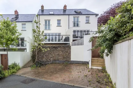 Milford Street - 5 Bed - Saundersfoot