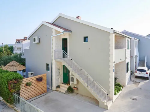 Apartments Vujina Hotels in Kastel Stafilic