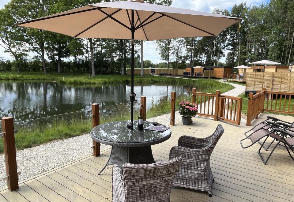 Rowan Boutique Lodge for couples with a dog - Housity