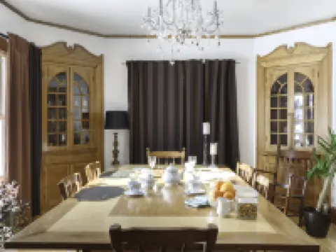 Maison Sherman's House Hotels in Scotstown