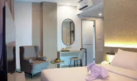 Front One Boutique Hotel Taman Anggrek Hotel dekat GKKK APL Tower