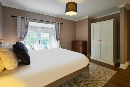 Host & Stay - River View Cottage - parking