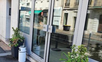 Brit Hotel Confort Nevers Centre Gare