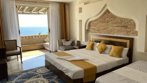 Lux Suites Eden Seafront Apartments فنادق في شانزو