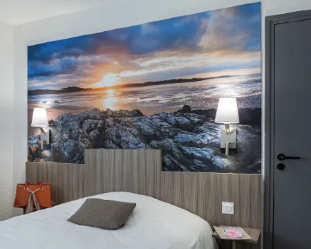 Contact Hôtel du Champ de Mars de Saint-Brieuc Hotels in Saint-Brieuc