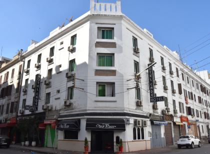 Cadé Hotel