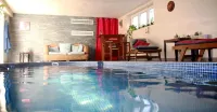 Bed & Breakfast Crosne Plazza & Spa Hotel di Villeneuve-Saint-Georges