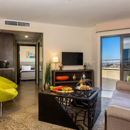 Ramada Olivie Nazareth
