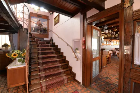 Hotel Restaurant Dontenville Отели в г. Ла Вансель