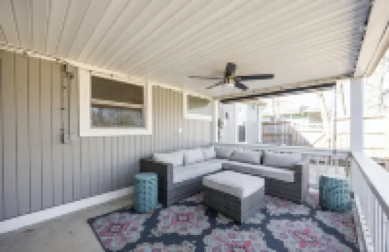 Modern & Inviting Remodeled 3BR in Independence, KS!
