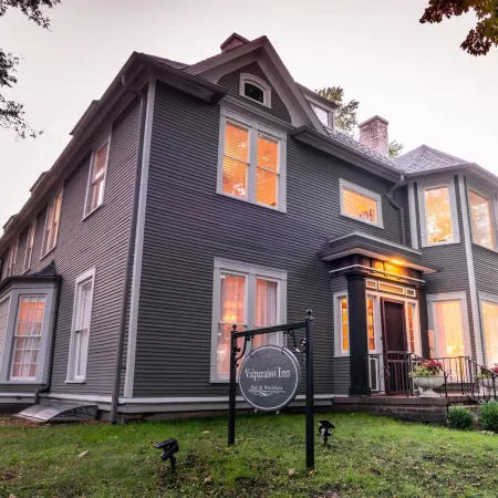 Valparaiso Inn Bed & Breakfast Отели в г. Вальпараисо