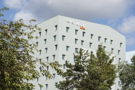 Seven Urban Suites Nantes Centre Отели рядом с достопримечательностью «Audencia Bachelors»