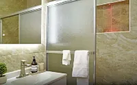 Downtown Gem 2 Br w Spacious Yard Hotels in der Nähe von Alpha Tau Omega