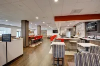 Holiday Inn SALEM by IHG - breakfast