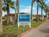 IR156 Walk to Sandfest, Shared Pool, Boardwalk Hotels near Fly It Port ' A