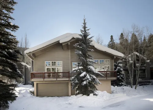 Spacious Custom Home with Scenic Deck and Shuttle Access - Delightful Retreat Hotels in Red Cliff