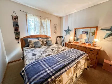 Fun Activities and Relaxing Third Floor Loft - Spacious Family Oasis