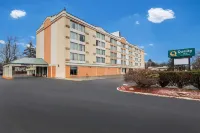 Finger Lakes Inn & Suites