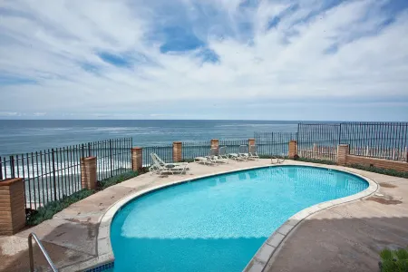 Spectacular Ocean Views and Private Balcony - Stunning Beachfront Retreat