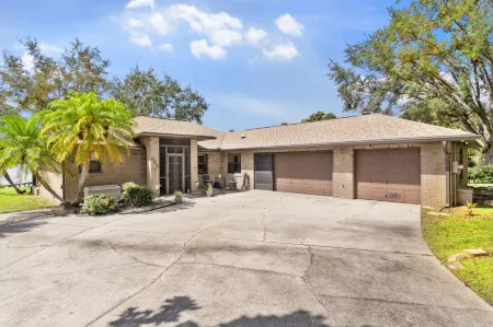 Private Hot Tub and Game Room Access - Charming Serene Retreat